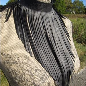 SOFT LEATHER FRINGE CHOKER